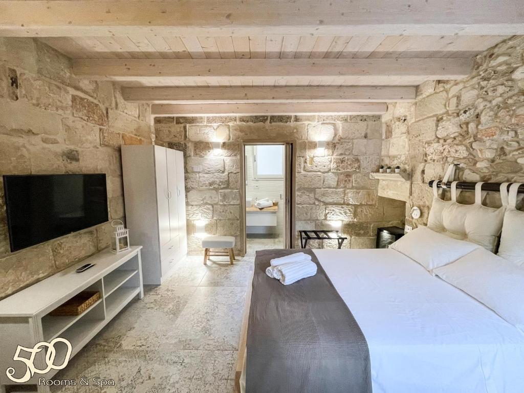 Telewizja i/lub zestaw kina domowego w obiekcie 500 Home