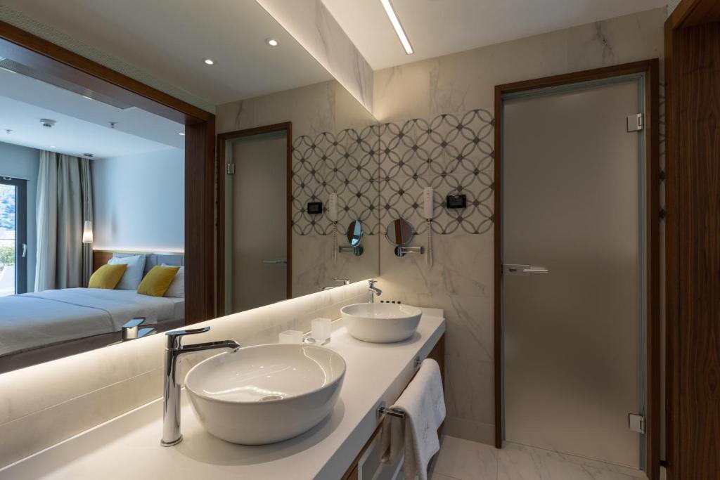 HUMA Kotor Bay Hotel and Villas - 19