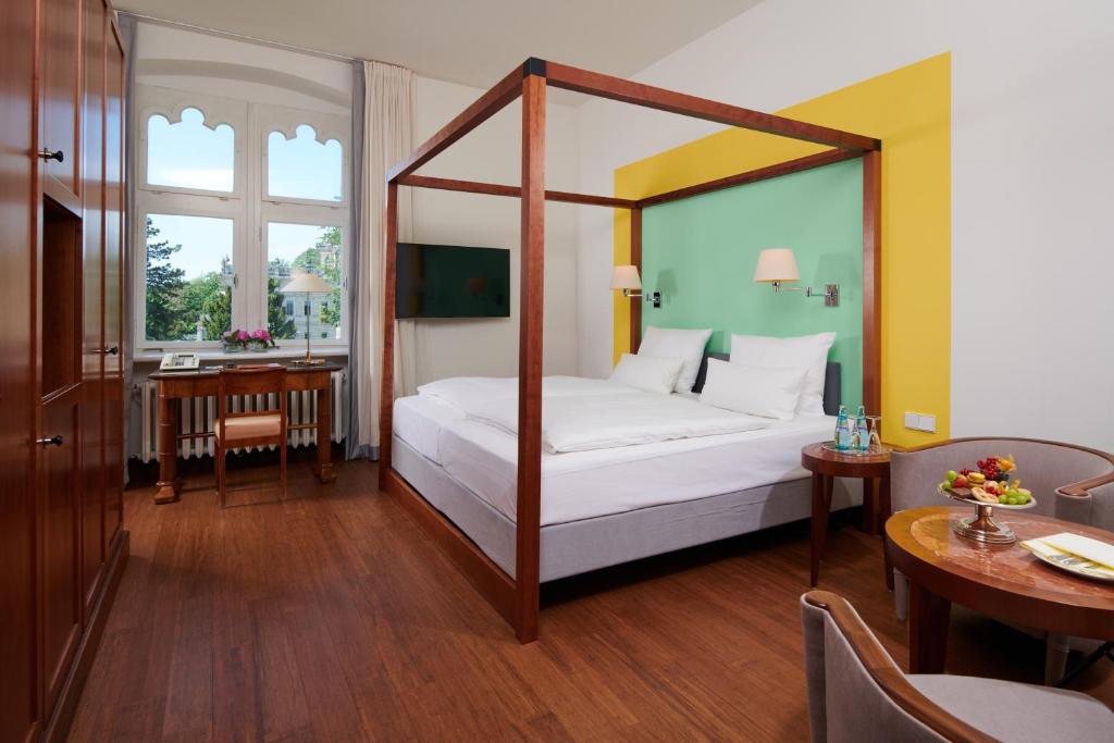 Hotel Schloss Eckberg - 18