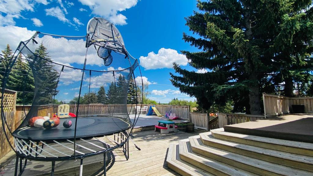 Patio nebo venkovní prostory v ubytování Cozy basement modern suite-溫馨小屋 parking kt