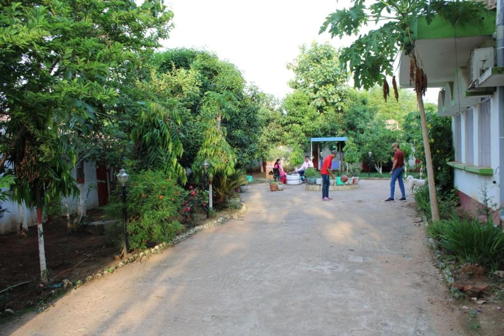 Hosté ubytování "Priyadarshi Villa" Free pickup in ac car from Jasidih Railway station or Deoghar Airport