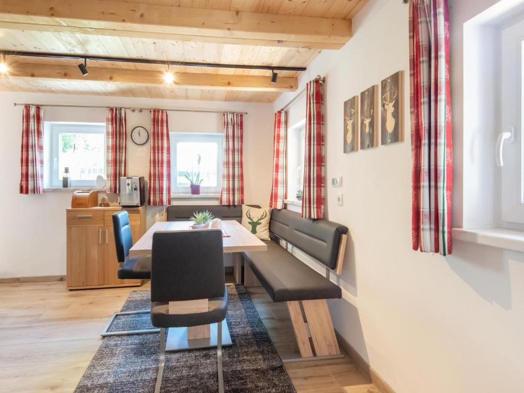 Posezení v ubytování Apartment Bramberg near Wildkogel Ski Lift