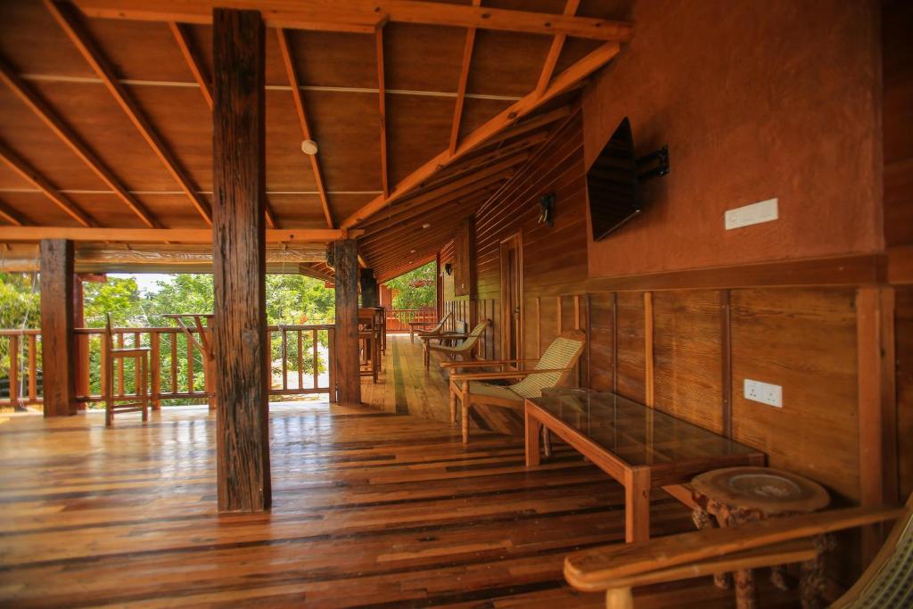 Balkón nebo terasa v ubytování Jungle Hut Resort Sigiriya