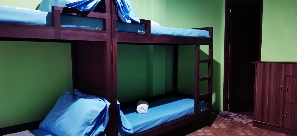 In-N-Out Hostel - Familiekamer Met Badkamer