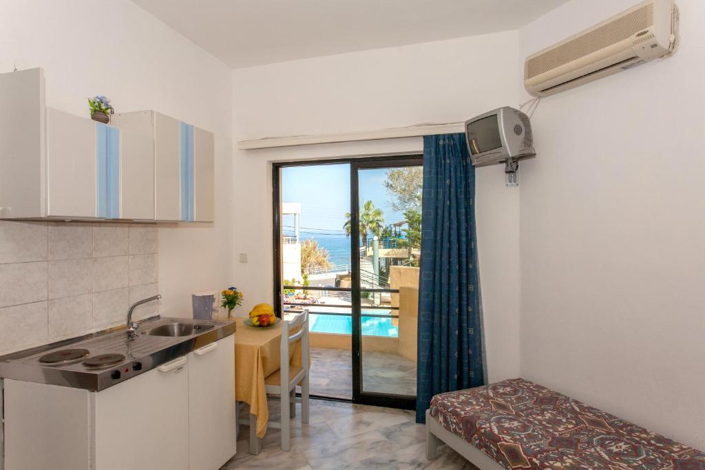 Bazén v ubytování Akasti Hotel nebo v jeho okolí
