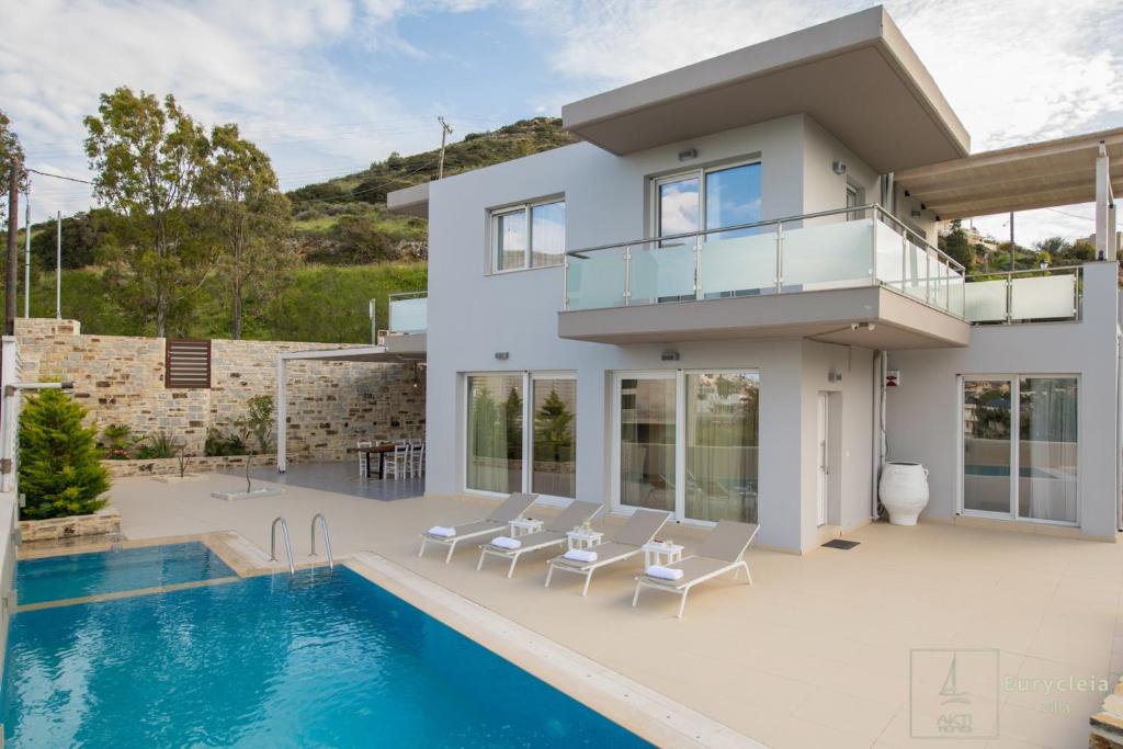 Bazén v ubytování Villa Eurycleia - AKTI homes nebo v jeho okolí