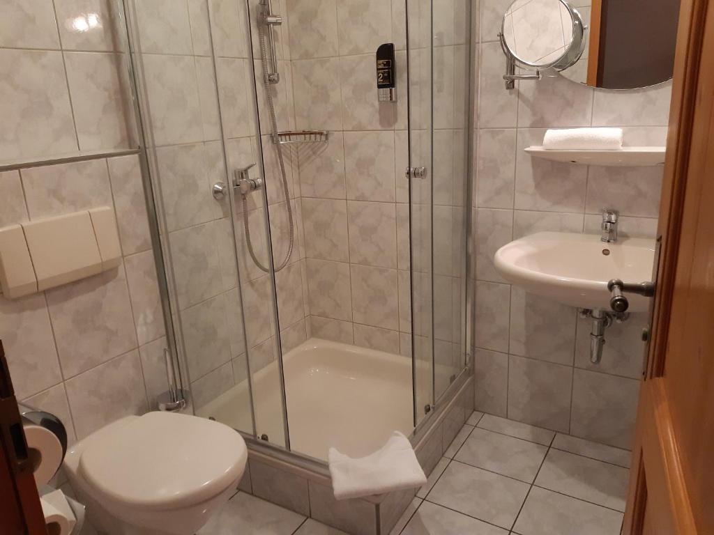 Koupelna v ubytování Schellenberger Hof