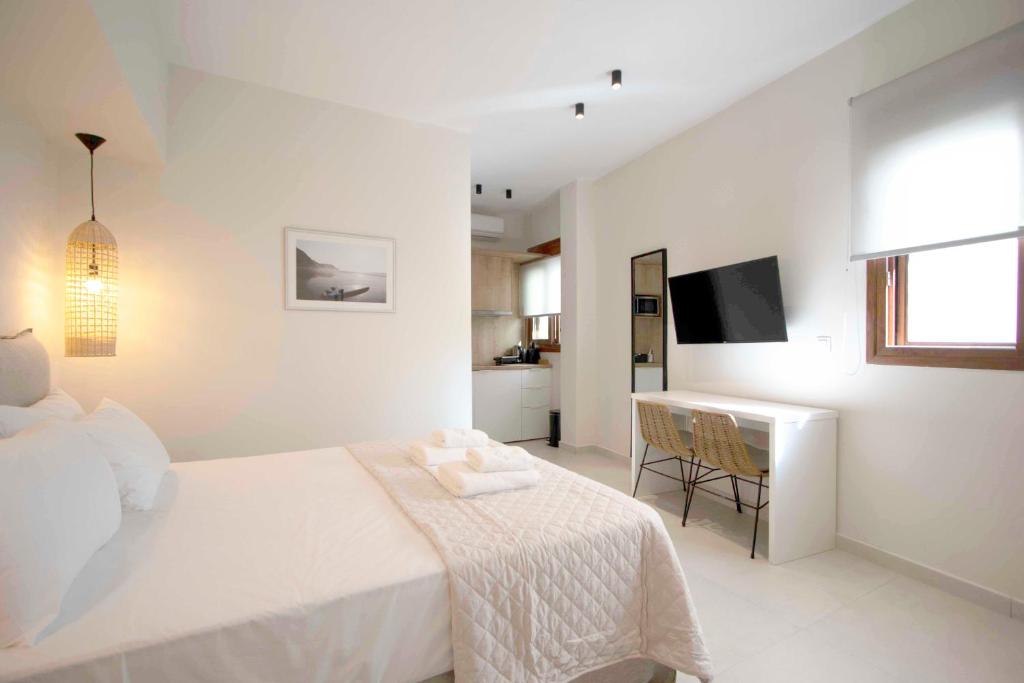 A television and/or entertainment centre at Palm Residences