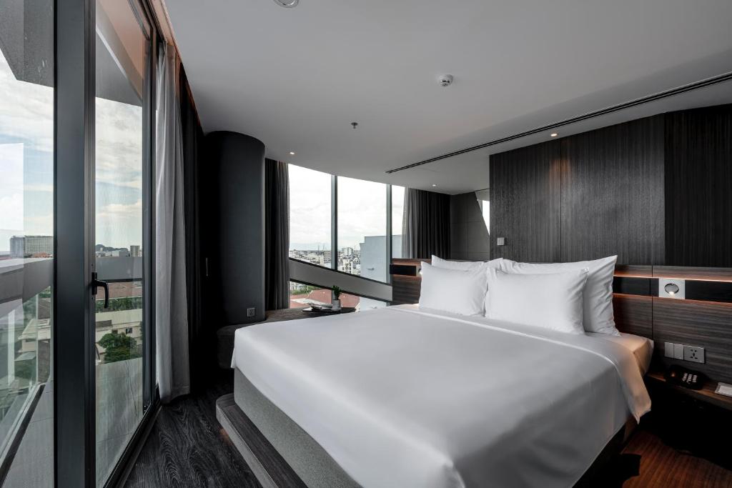 Suite có Ban công và Nhìn ra Thành phố