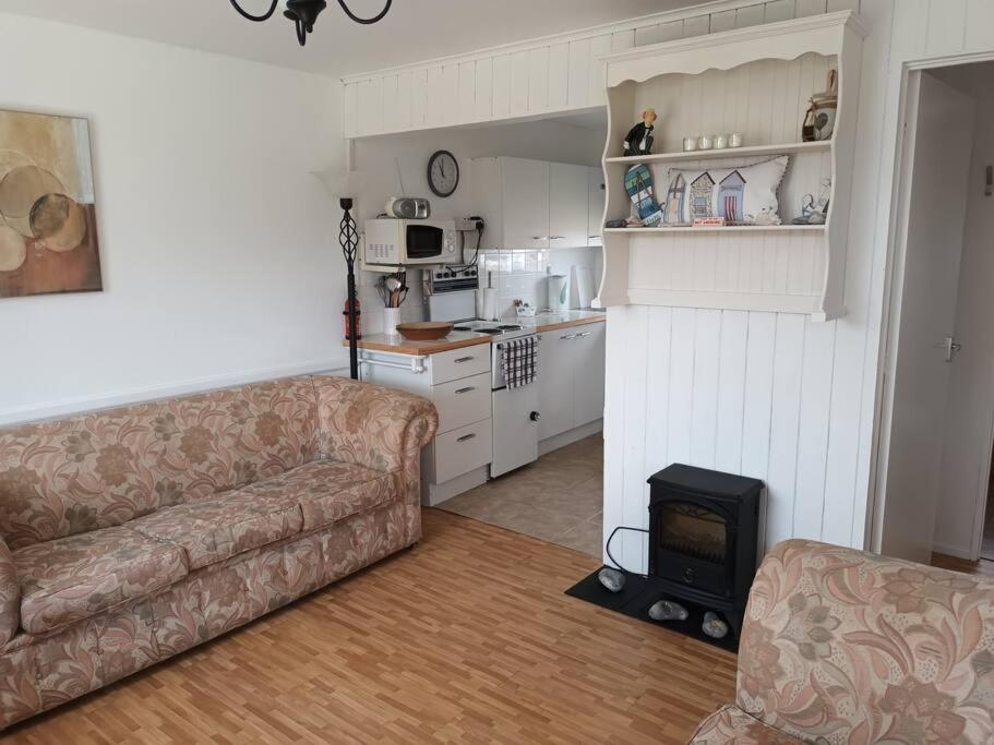 Homely 2 bed on popular Sunbeach Holiday Village 5min walk to beach