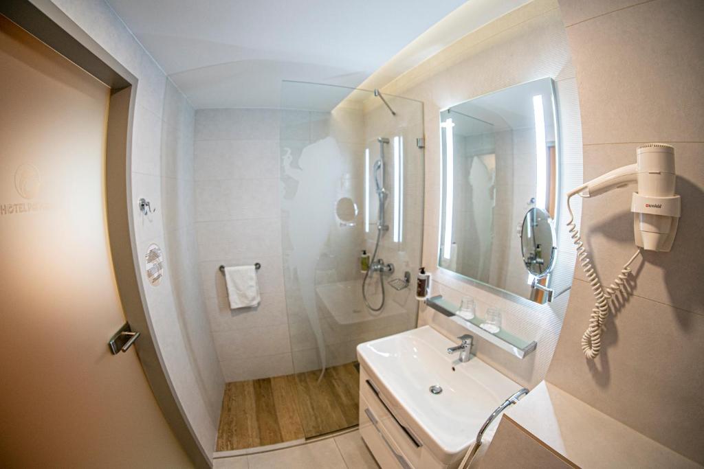 Łazienka w obiekcie Pangea Hotel