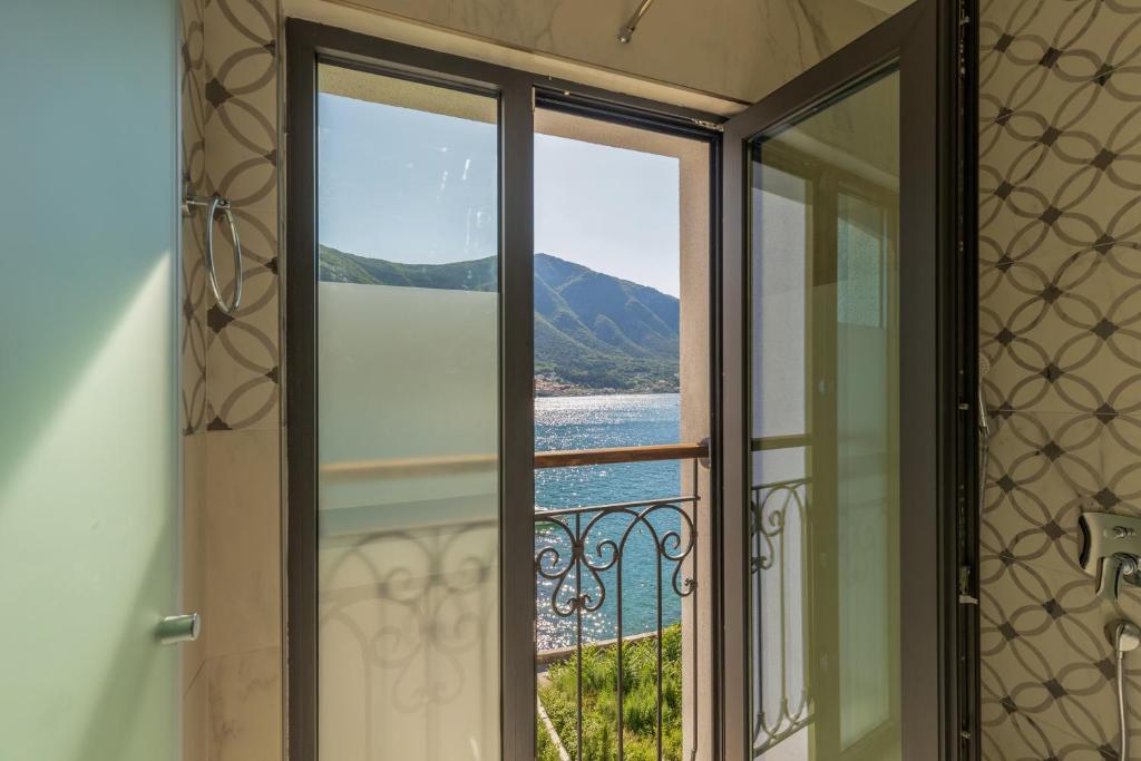 HUMA Kotor Bay Hotel and Villas - 14