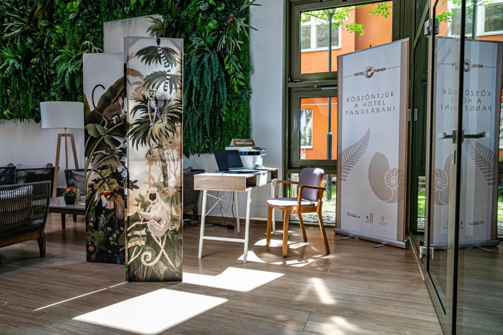 Część wypoczynkowa w obiekcie Pangea Hotel
