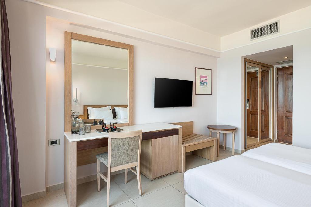 Porto Platanias Beach Resort & Spa - 带花园或游泳池的双人房间