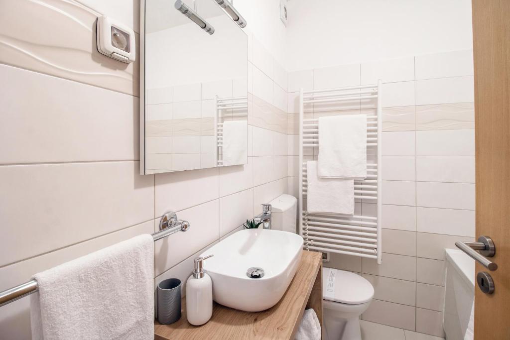 Łazienka w obiekcie Apartment Montesa Zadar with free parking and balcony