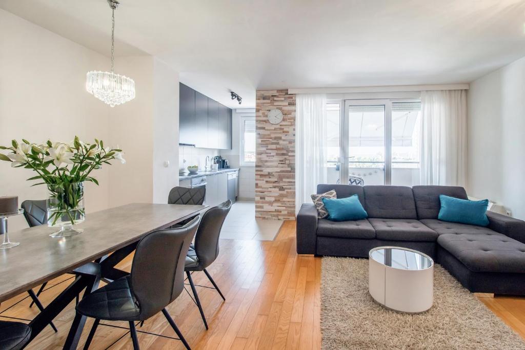 Część wypoczynkowa w obiekcie Apartment Montesa Zadar with free parking and balcony