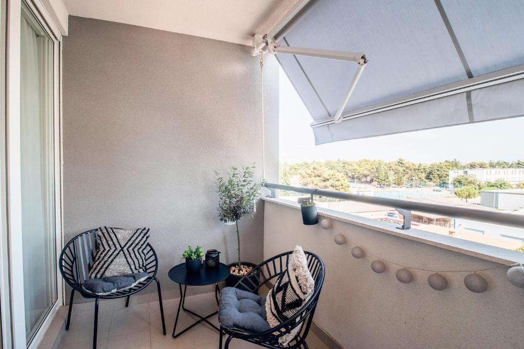Balkon lub taras w obiekcie Apartment Montesa Zadar with free parking and balcony