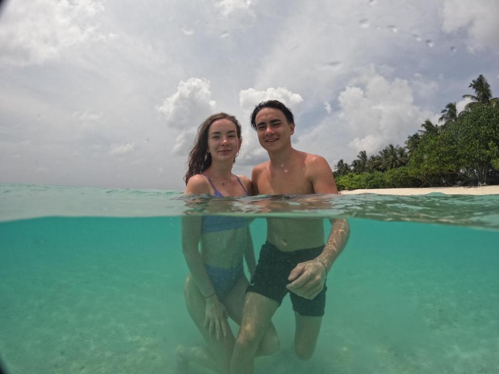 Blue Water Thoddoo Inn - 17