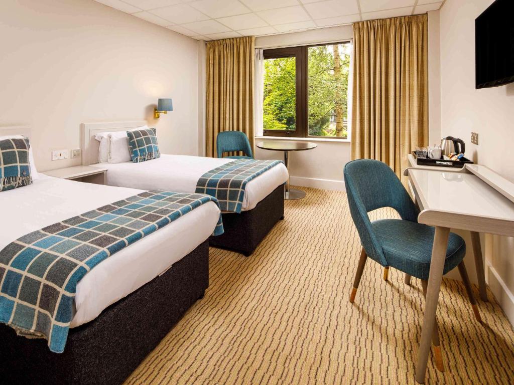 Postel nebo postele na pokoji v ubytování Mercure Hull Grange Park Hotel