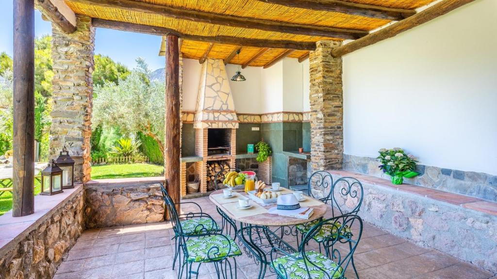 Vonkajšia záhrada v ubytovaní Casa Los Olivos Orgiva by Ruralidays
