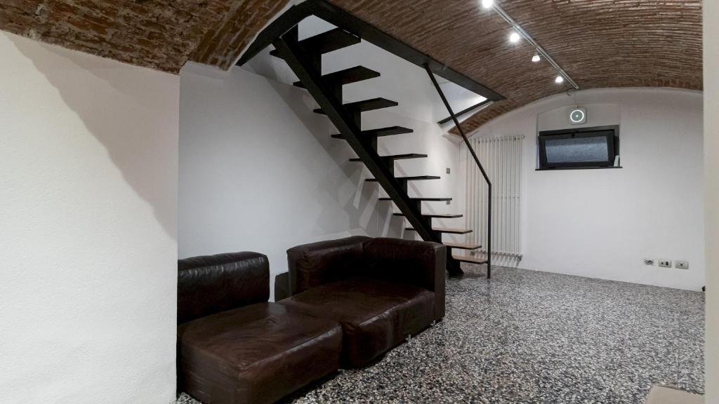 A seating area at Italianway - Frisi 8