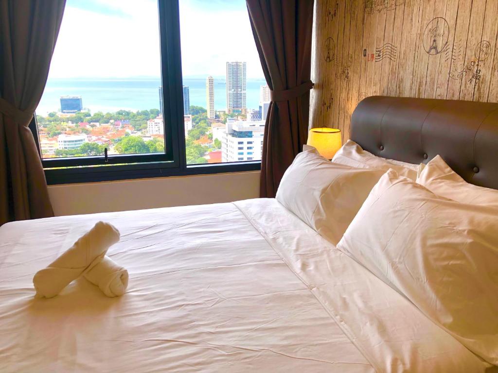 Tropicana 218 Macalister Netflix Unit by Blue Sky Holidays - 