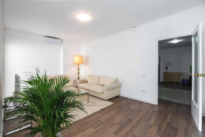 Center City Sunny Room