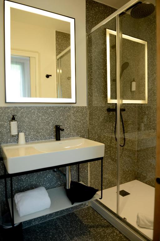 Koupelna v ubytování Hôtel Villa Berlioz