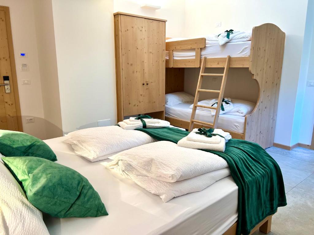 La Finestra sul Giardino - B&B - Family Room With Mountain View