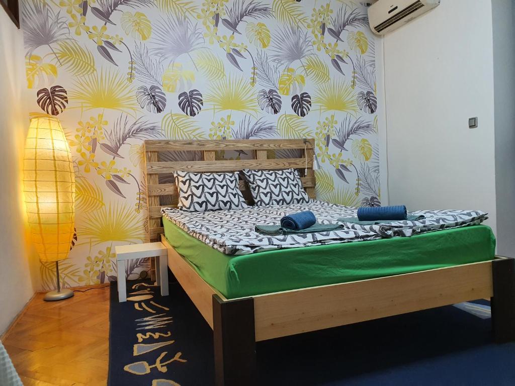 Apartman Yellow House