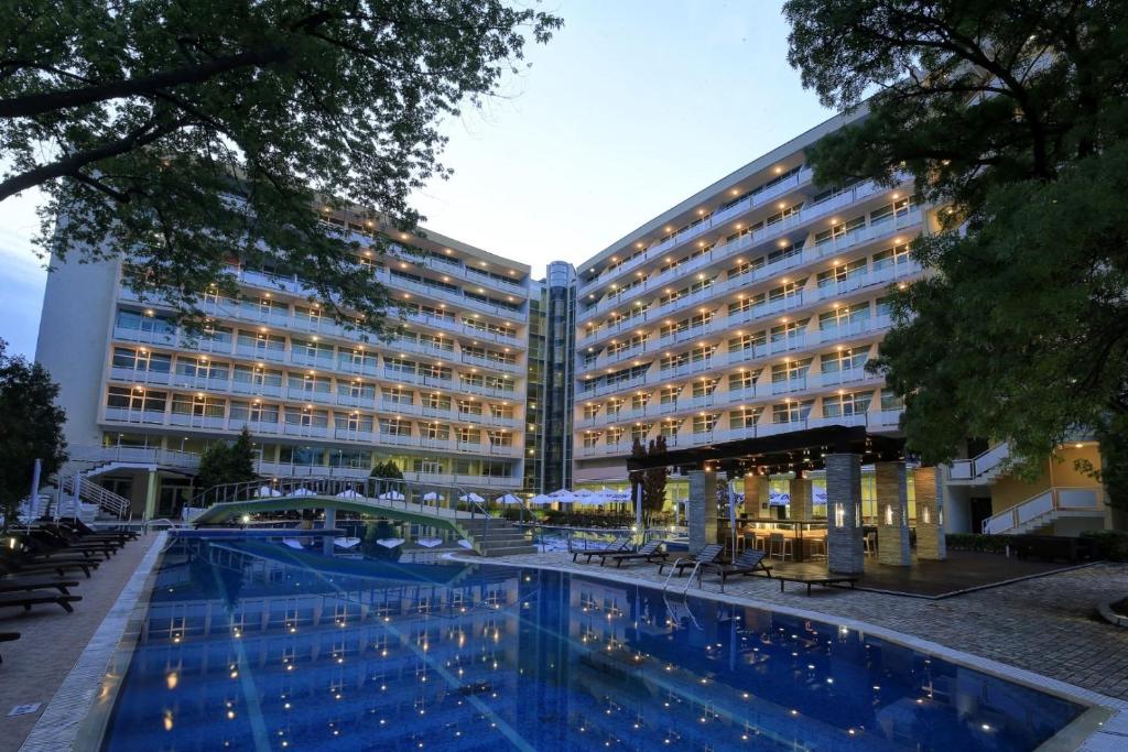 Room in Guest room - Grand Hotel Oasis - All Inclusive Double Room