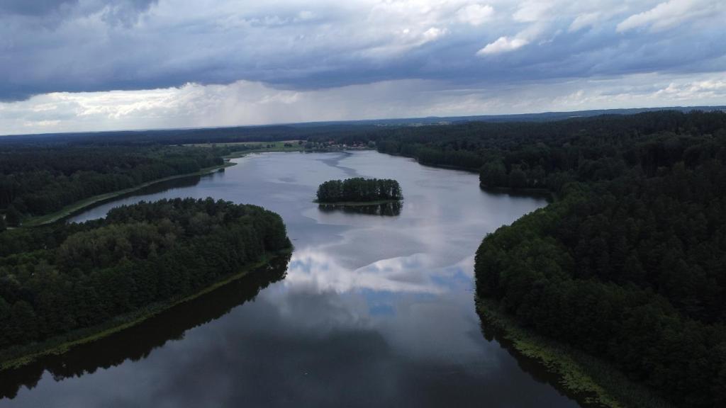 Fotografia z galérie ubytovania Domki nad jeziorem Łąkowa v destinácii Gietrzwałd