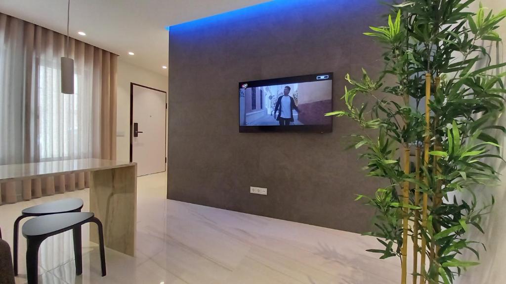 Seven Seas Apartments - 2