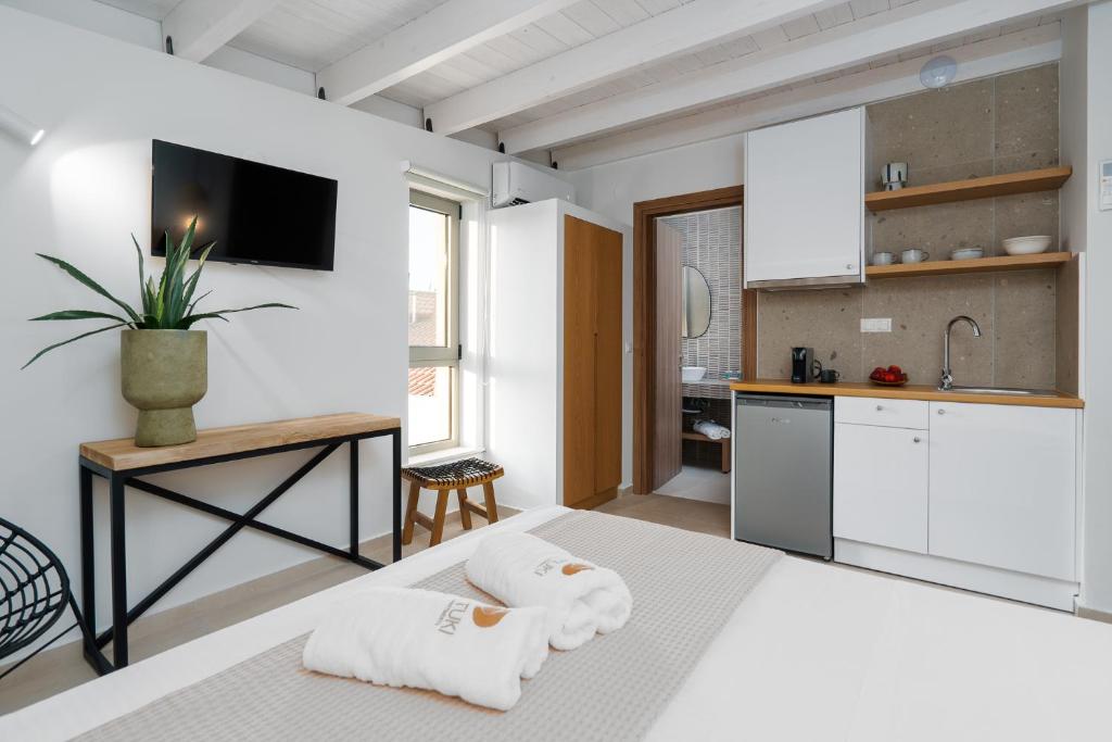 Funtuki Seaside Apartments - 6