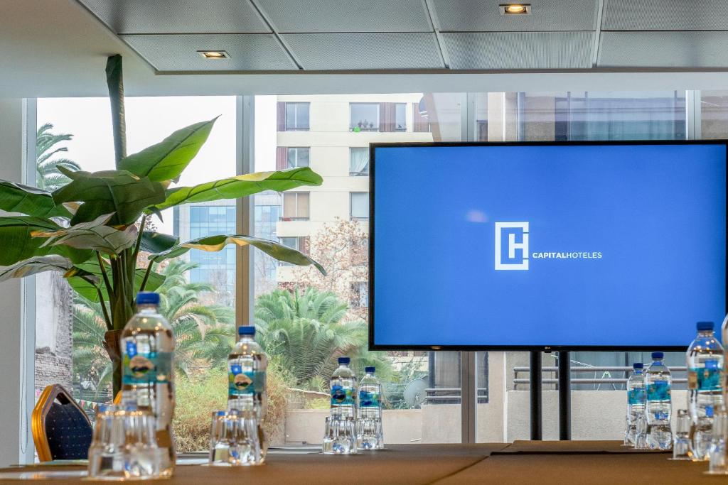 TV a/nebo společenská místnost v ubytování Hotel Capital Bellet