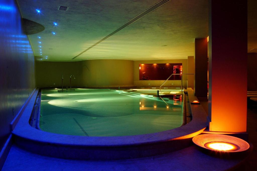 Bazén v ubytovaní Ambasciatori Place Hotel alebo v jeho blízkosti