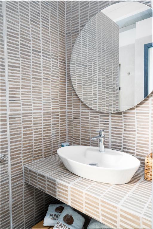 Funtuki Seaside Apartments - 18