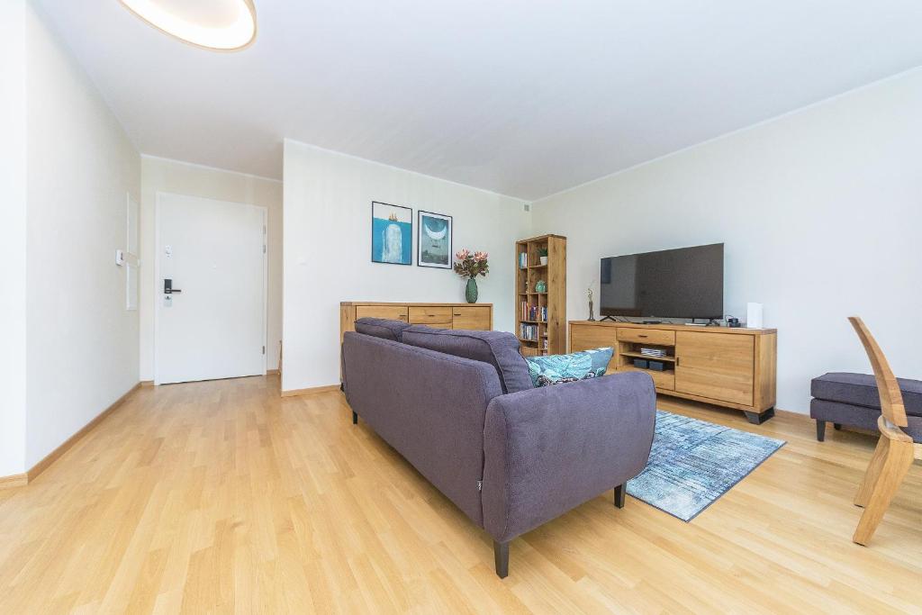Telewizja i/lub zestaw kina domowego w obiekcie Pomorskie Apartamenty Bernadowska Green Deluxe