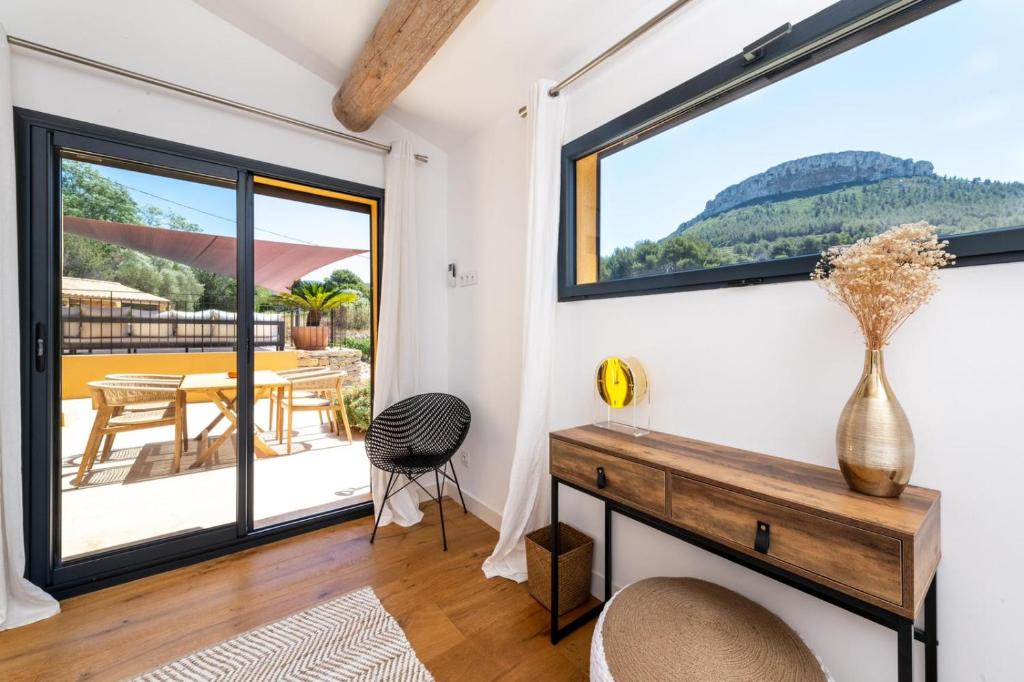 Nespecifikovaný výhled na hory nebo výhled na hory při pohledu z bed and breakfast
