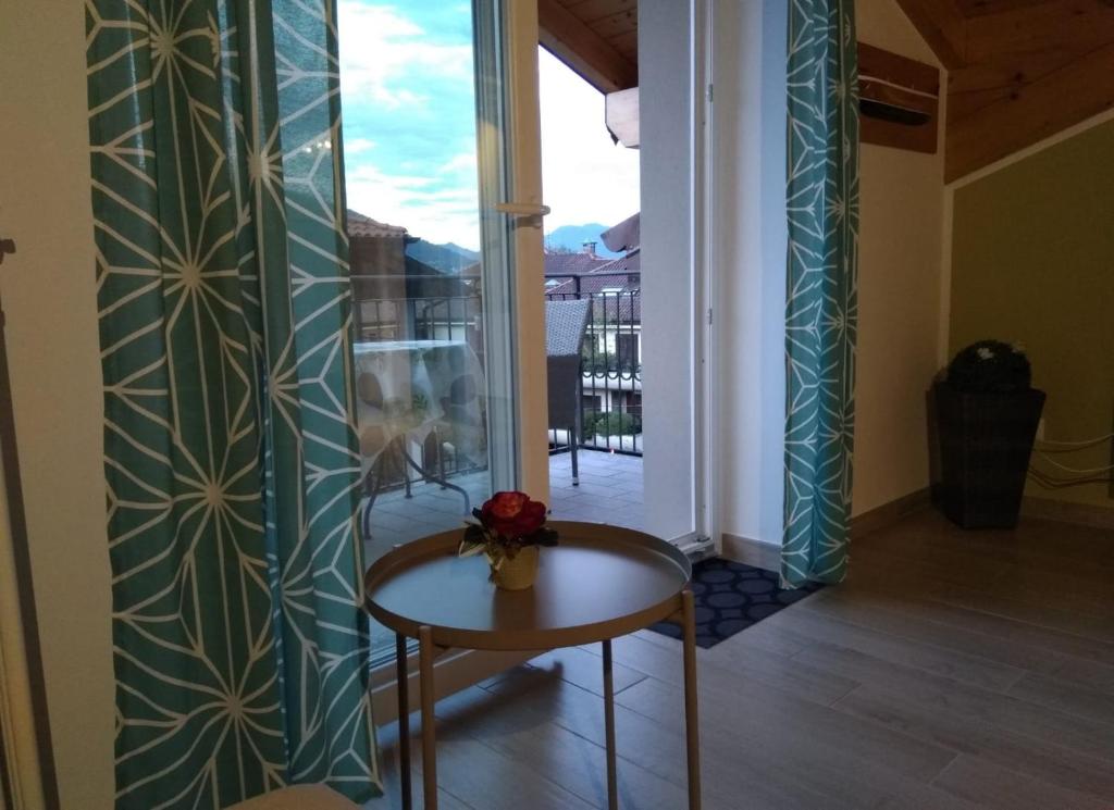 Balkon lub taras w obiekcie Dreaming Feriolo - mansarded apartment by Danilo Apartments