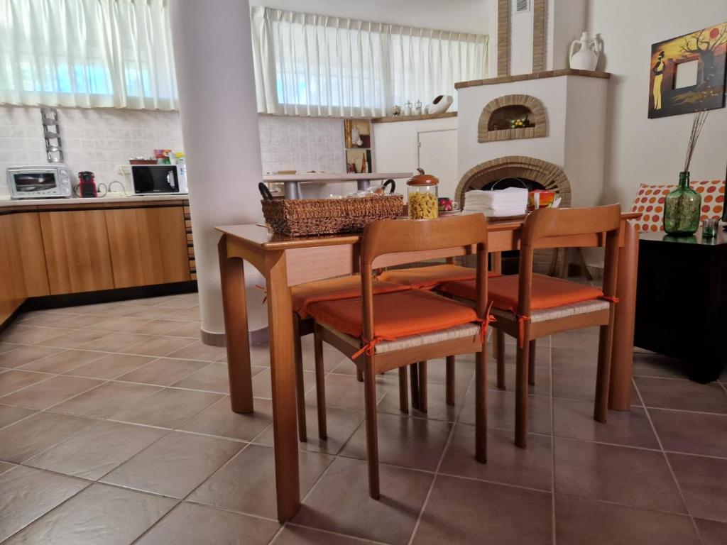 Kuchyň nebo kuchyňský kout v ubytování Artemide B&B