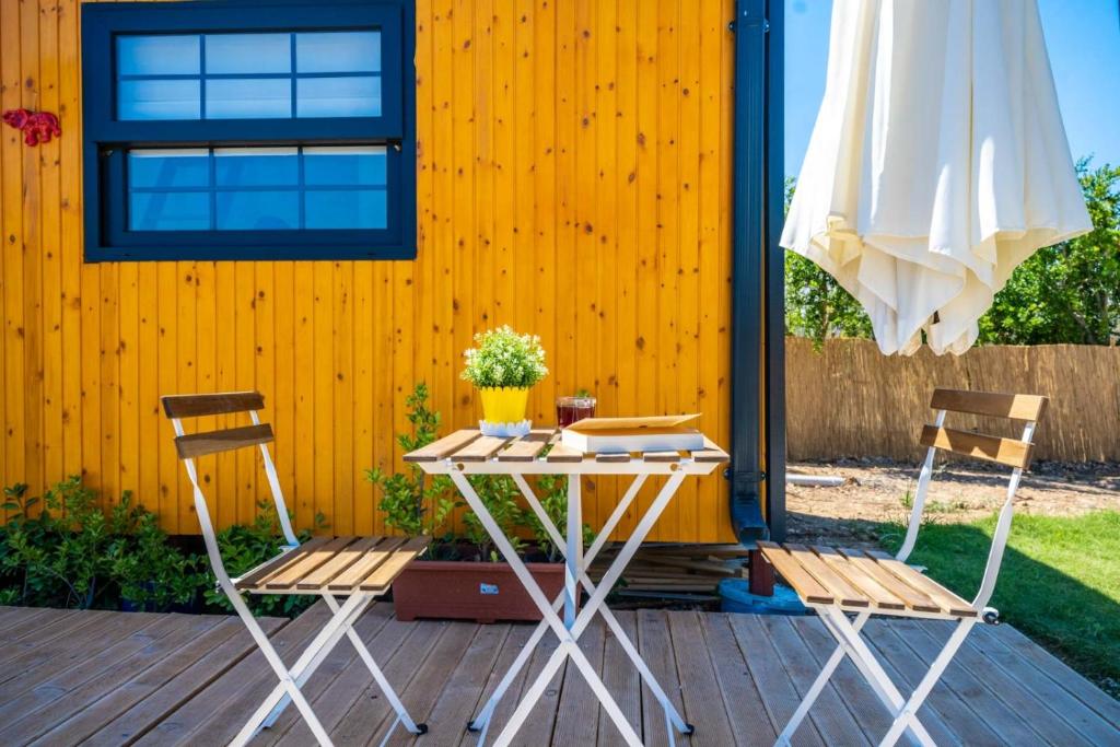 Garður fyrir utan ROOT TINY HOUSE KALKAN