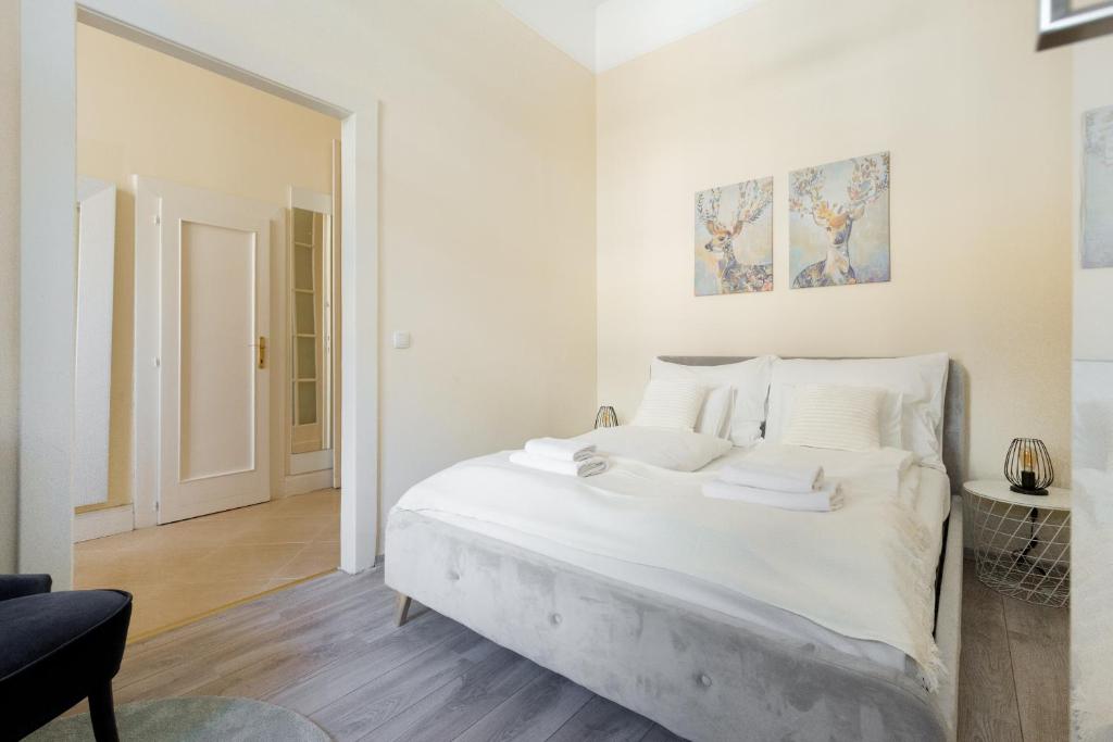 Posteľ alebo postele v izbe v ubytovaní City Center Dream Home 2BR/2Bath