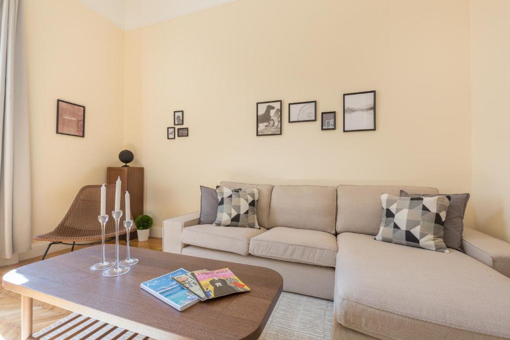 Posedenie v ubytovaní City Center Dream Home 2BR/2Bath