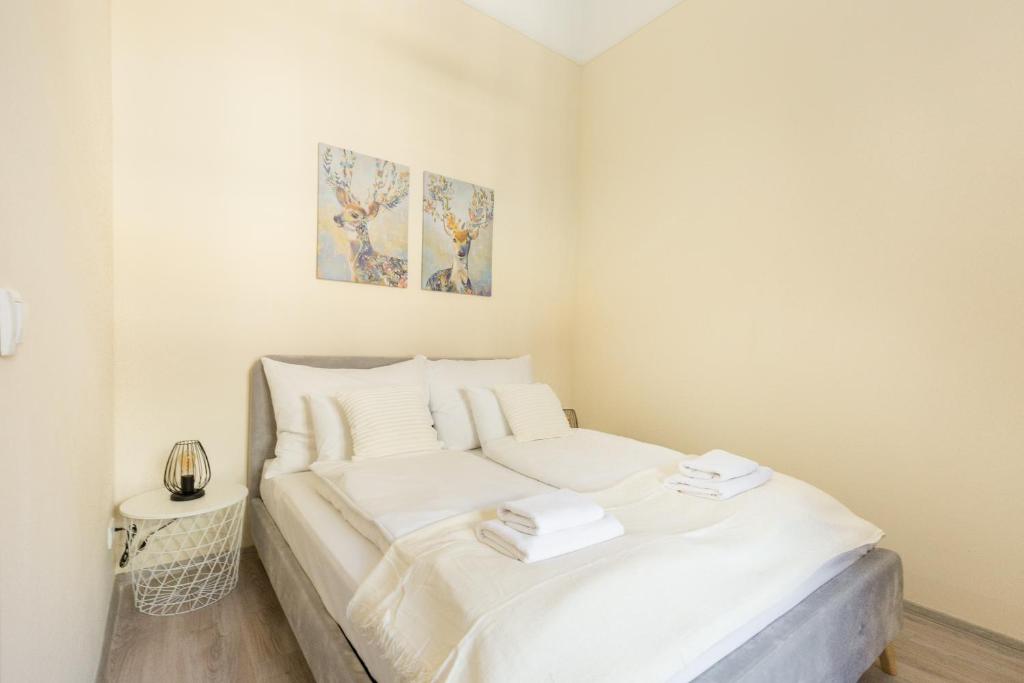 Posteľ alebo postele v izbe v ubytovaní City Center Dream Home 2BR/2Bath