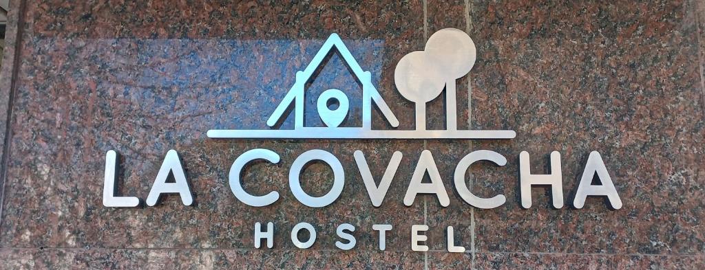 una señal para el hospital de la concordia en La Covacha Youth Hostel en Salta