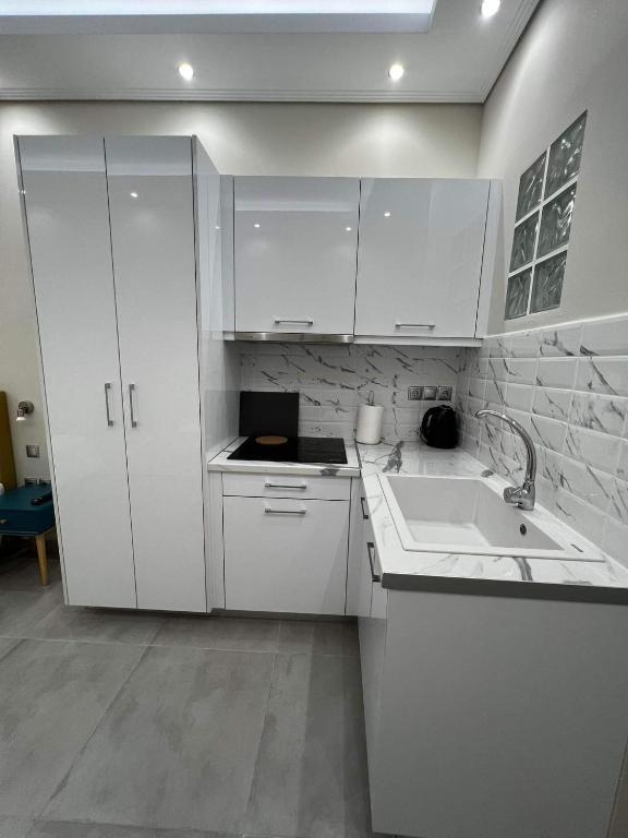 ATLANTIS APARTMENTS - 4