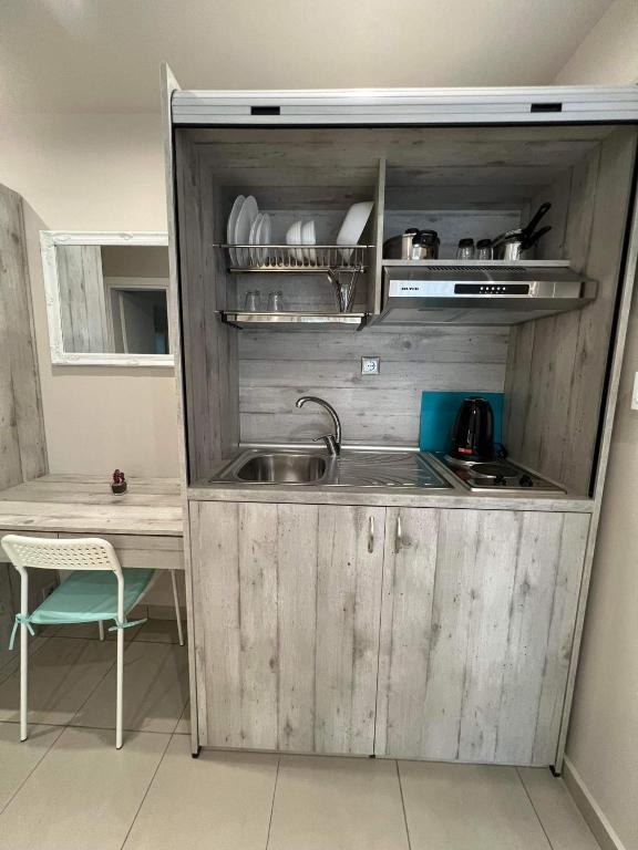 ATLANTIS APARTMENTS - 16