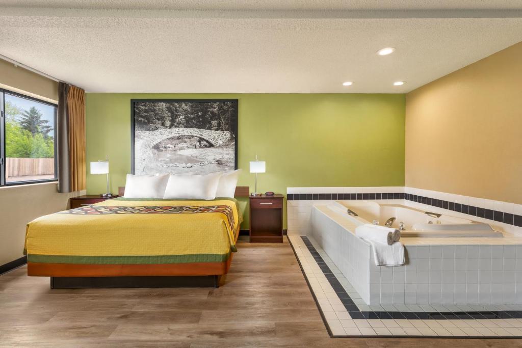 Super 8 by Wyndham Ankeny/Des Moines Area - Suite Con Cama Extragrande - No Fumadores