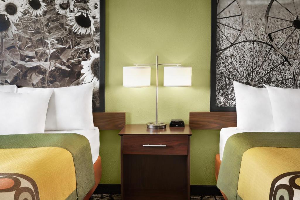 Super 8 by Wyndham Ankeny/Des Moines Area - Habitación Con 2 Camas Grandes - No Fumadores